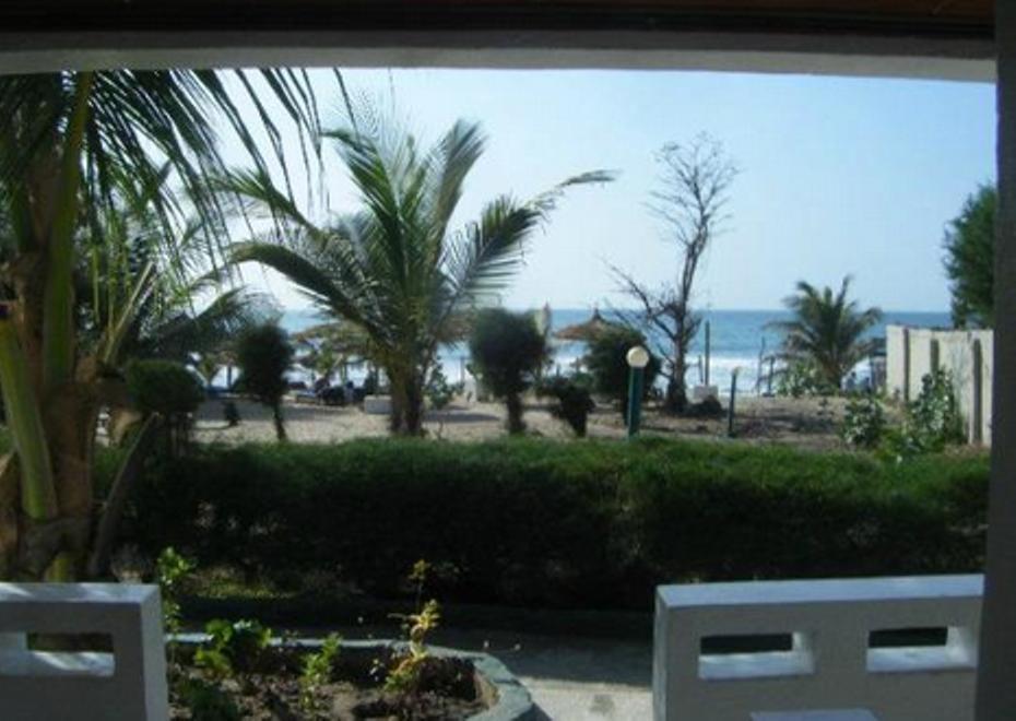 Holiday Beach Club Kololi Bagian luar foto